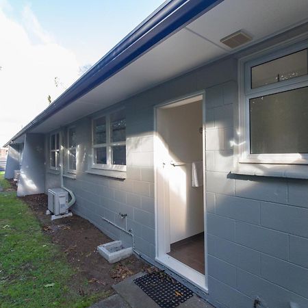 Lake Breeze Motel Taupo Exterior photo