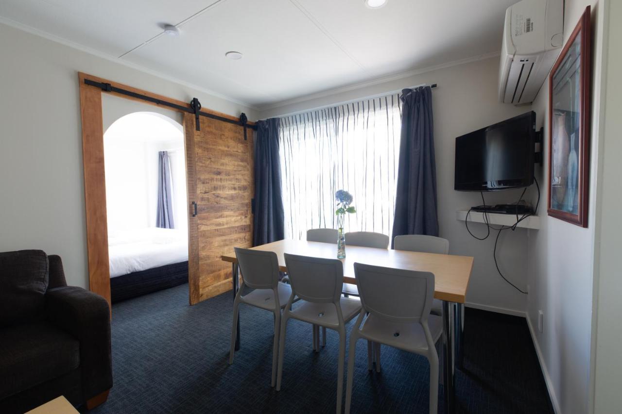 Lake Breeze Motel Taupo Exterior photo