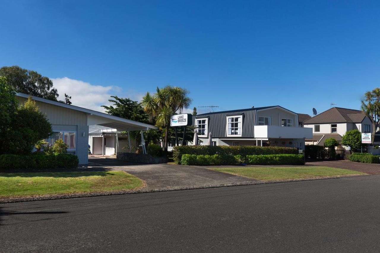 Lake Breeze Motel Taupo Exterior photo