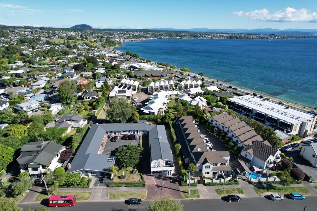 Lake Breeze Motel Taupo Exterior photo