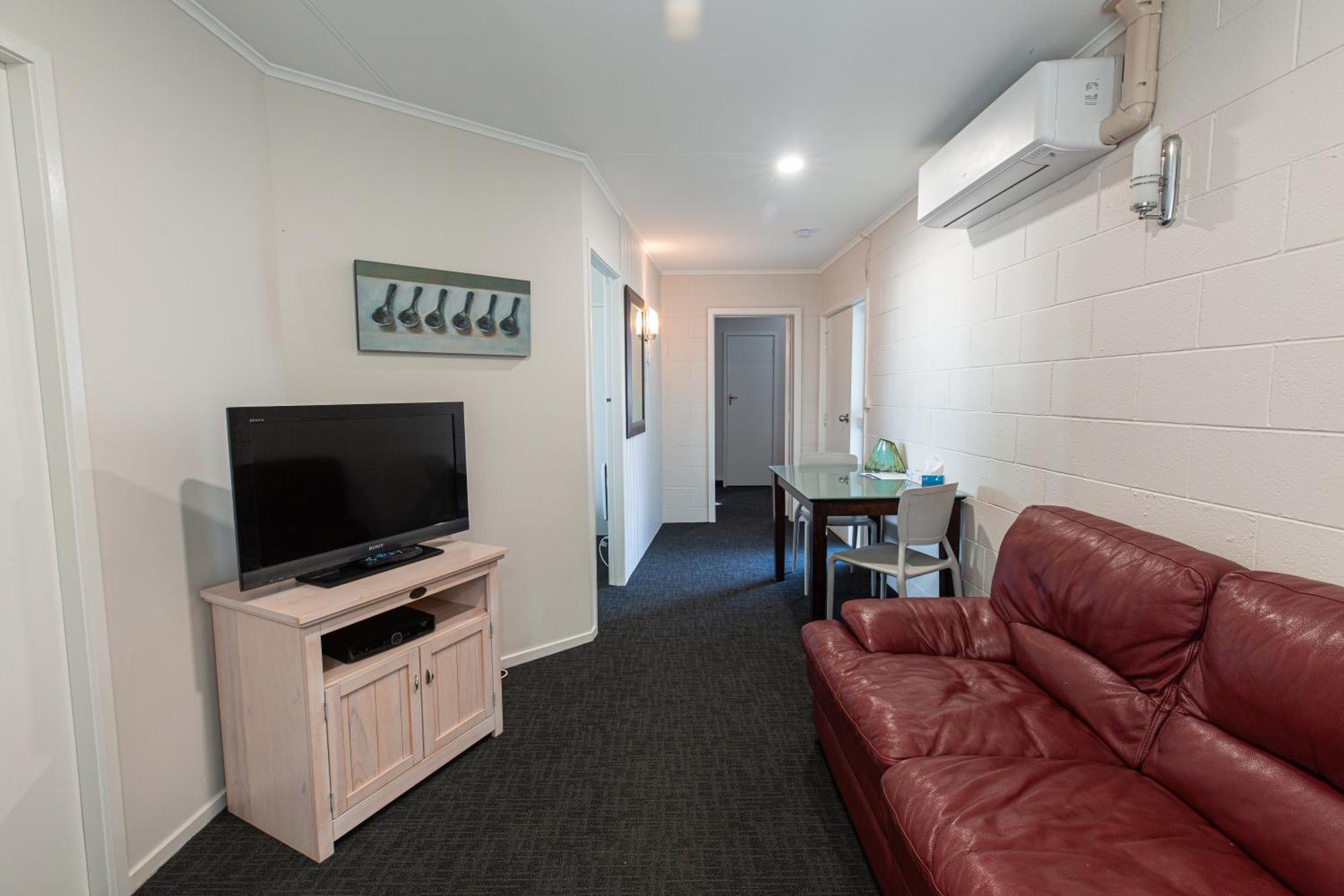 Lake Breeze Motel Taupo Exterior photo