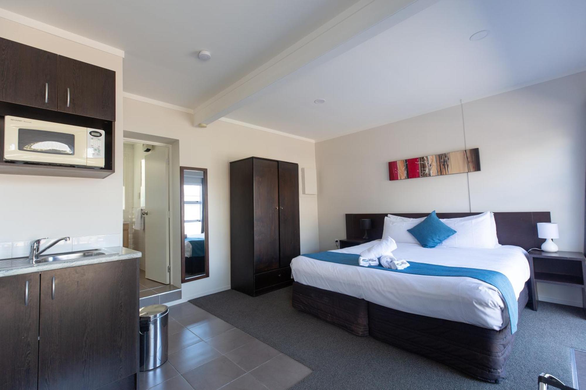 Lake Breeze Motel Taupo Exterior photo