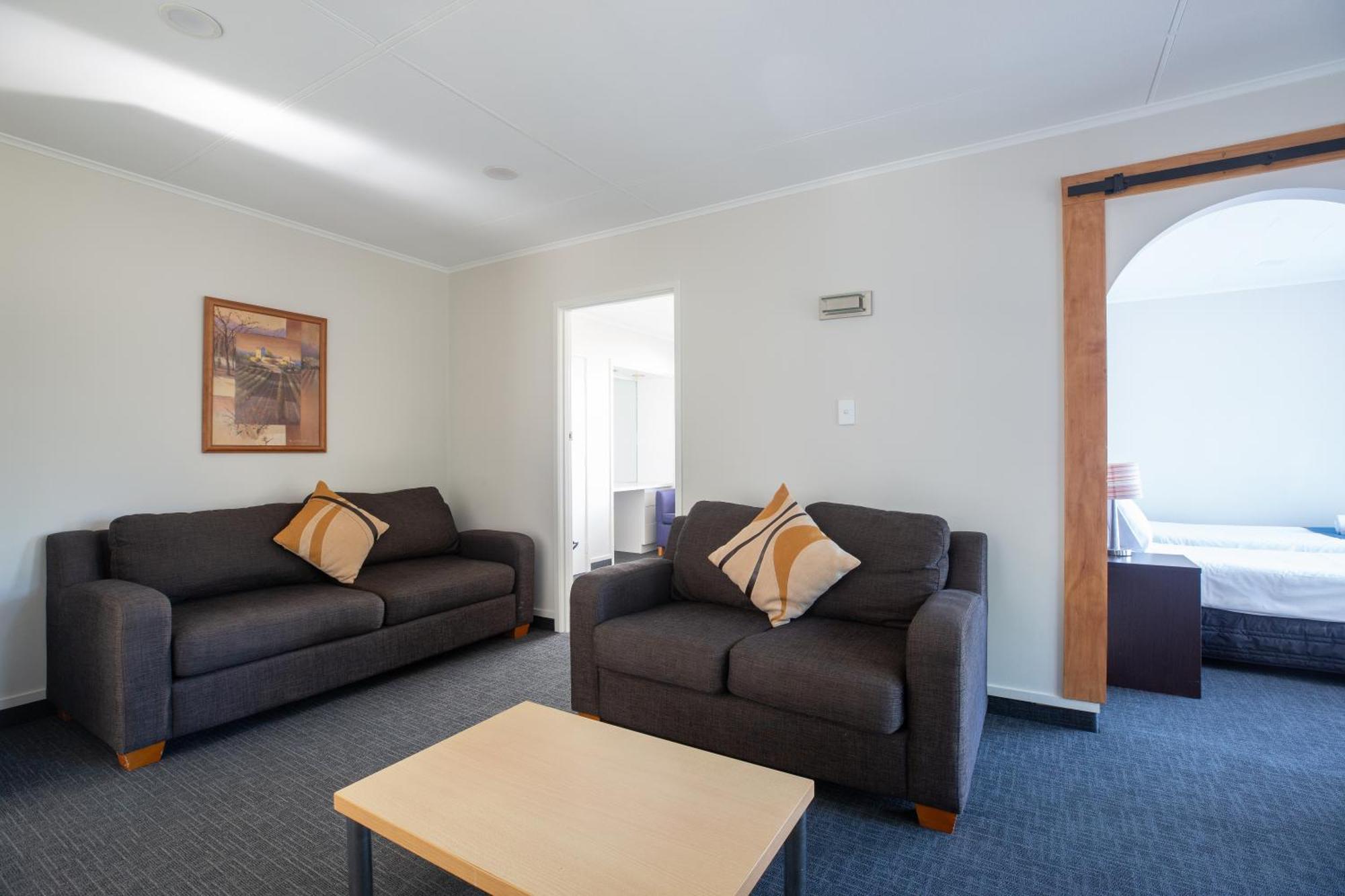 Lake Breeze Motel Taupo Exterior photo