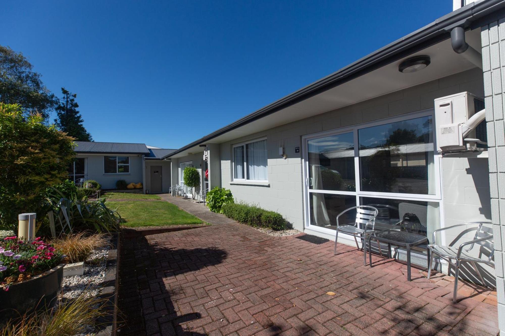 Lake Breeze Motel Taupo Exterior photo
