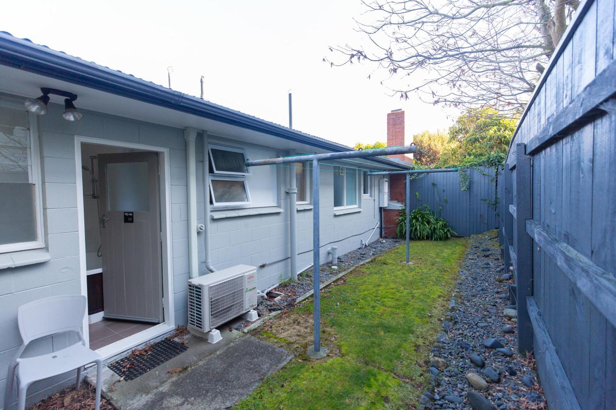 Lake Breeze Motel Taupo Exterior photo