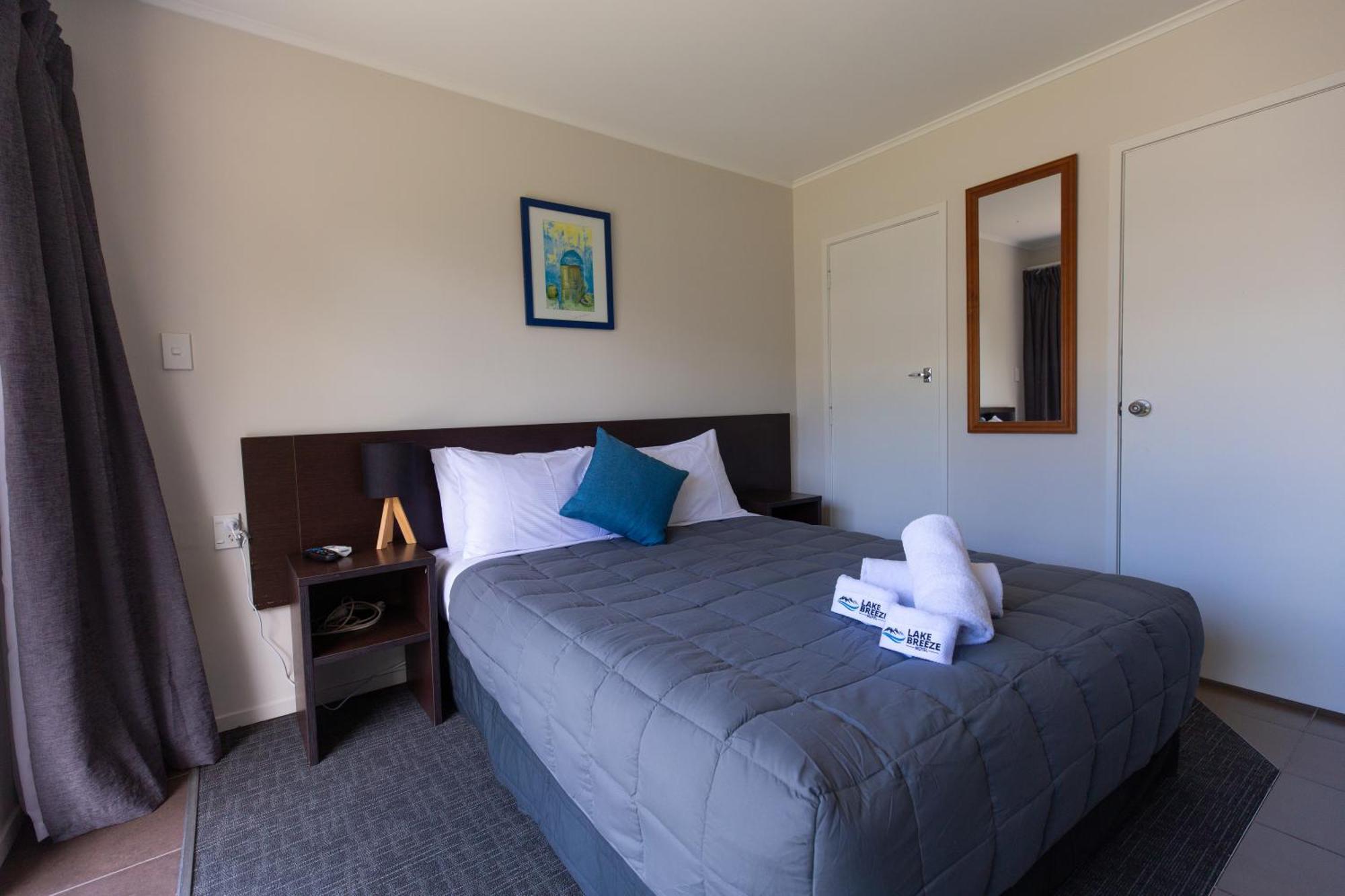 Lake Breeze Motel Taupo Room photo